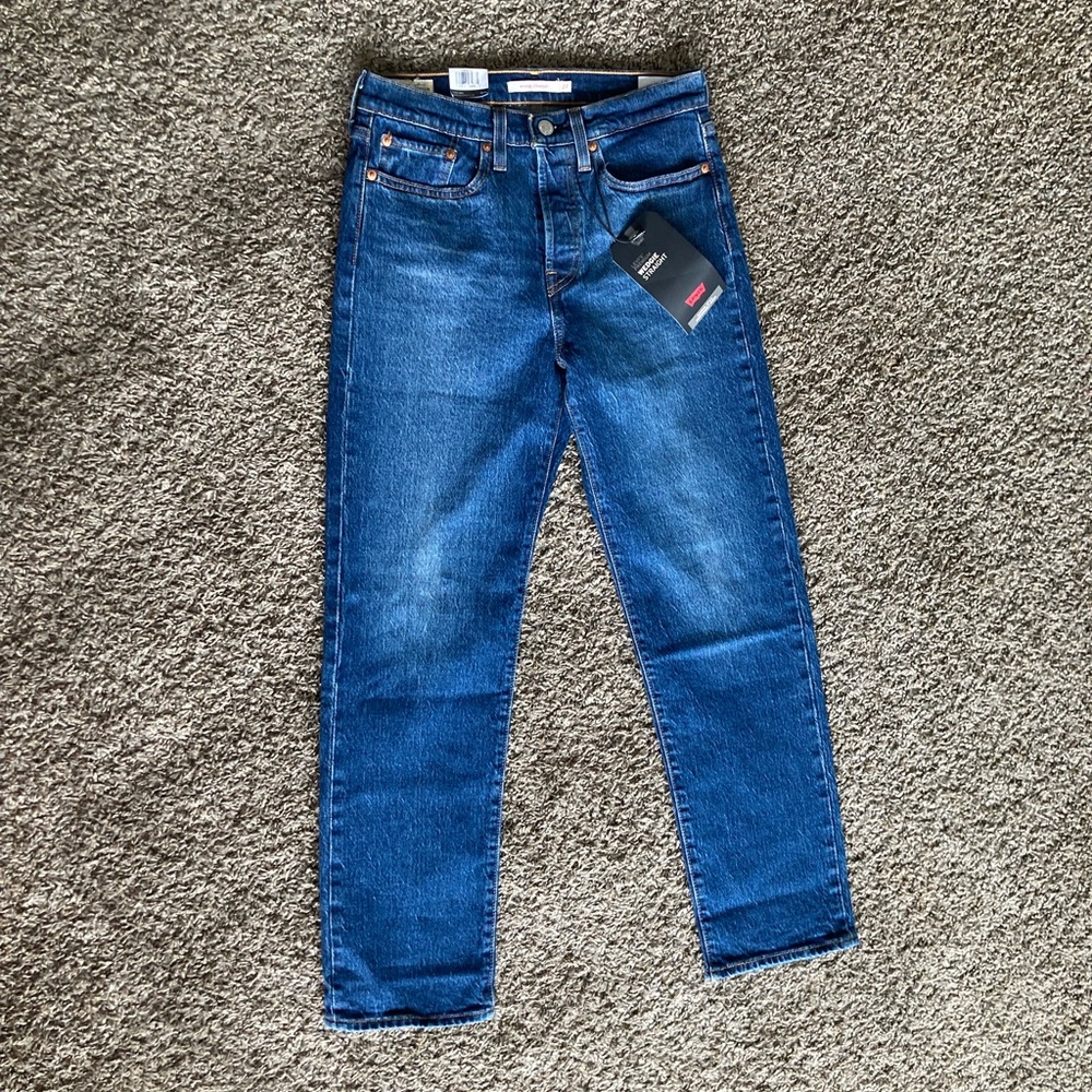 Levi’s Wedgie Straight High Rise Jeans – Medium Wash – New Without Tags